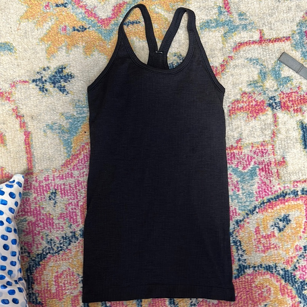 Lululemon black ebb to street tank size 4!